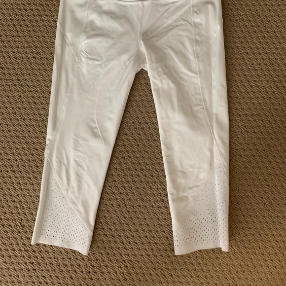 lululemon athletica Pants - Lululemon cropped leggings